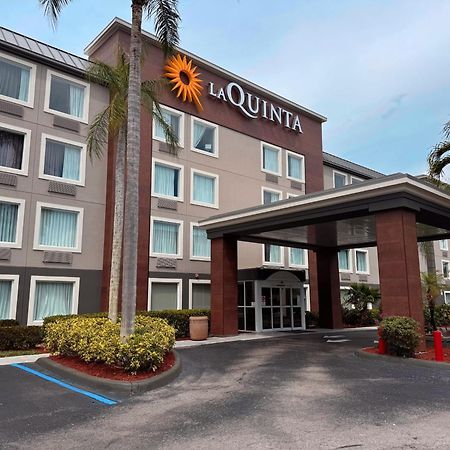 La Quinta By Wyndham Naples East Hotel Golden Gate Bagian luar foto