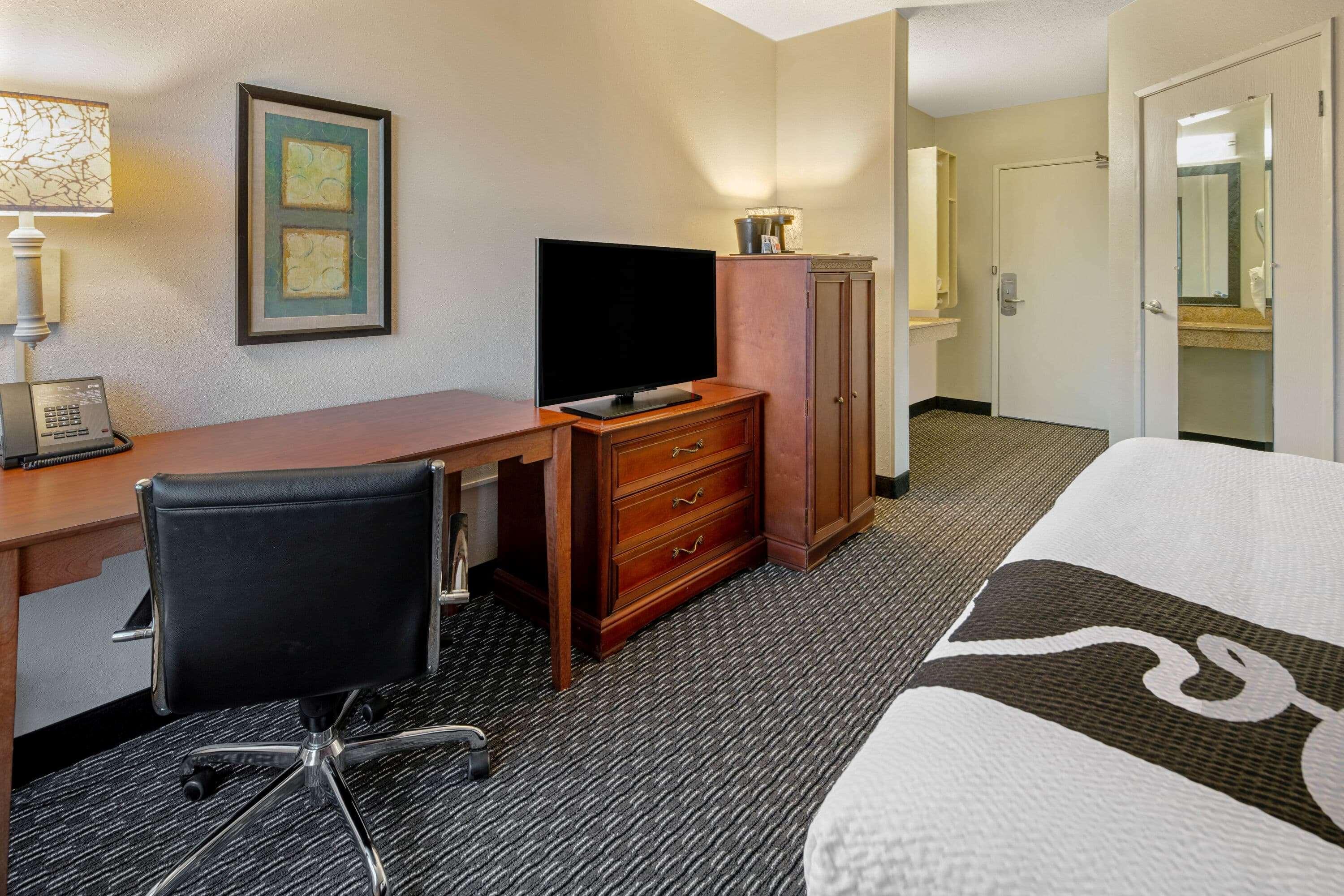 La Quinta By Wyndham Naples East Hotel Golden Gate Bagian luar foto