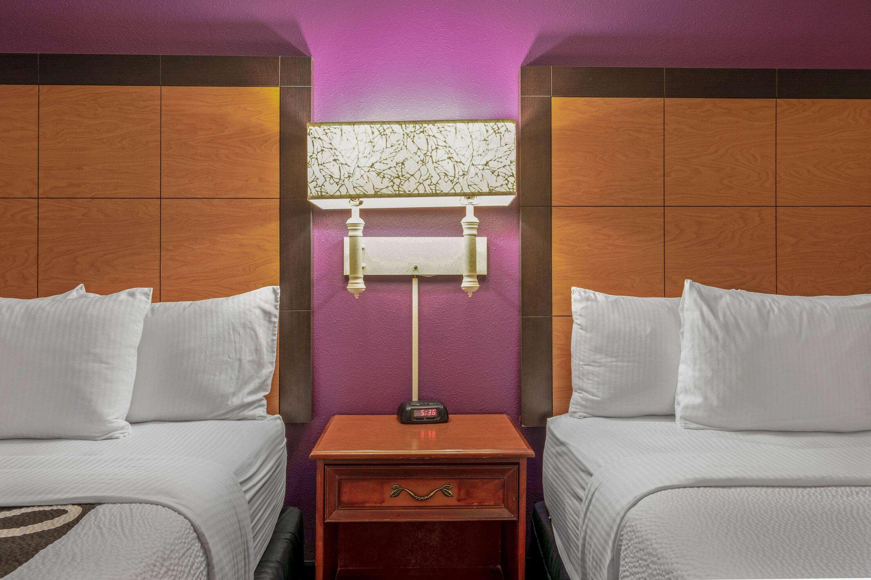 La Quinta By Wyndham Naples East Hotel Golden Gate Bagian luar foto