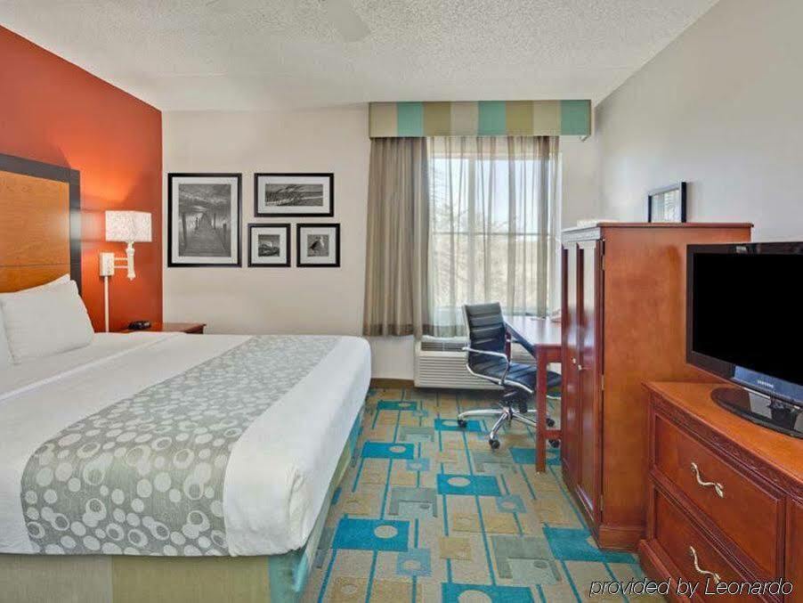 La Quinta By Wyndham Naples East Hotel Golden Gate Bagian luar foto